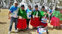 Las mujeres activas en el Titicaca