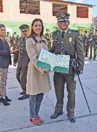 Condecoración Emblema de Oro a Dir. ABEN. 